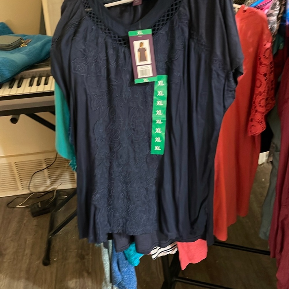Gloria Vanderbilt Navy Blue Women's Top